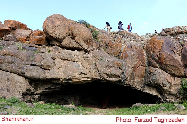 نگاه های پر رمز و راز سنگ افراشته های 8 هزار ساله شهریئری 15 IMG 4914