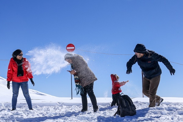 برف بازی 1 برف snowfight