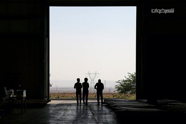 کارخانه The entrance door of the factory