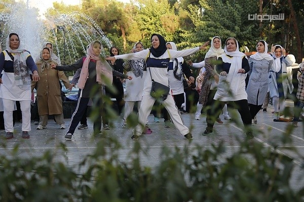 ورزش زنان در پارک