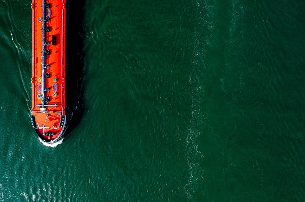 انتخاب بهترین شرکت واردات از چین- حمل و نقل از چین به ایران 3 An aerial photo of a transit ship
